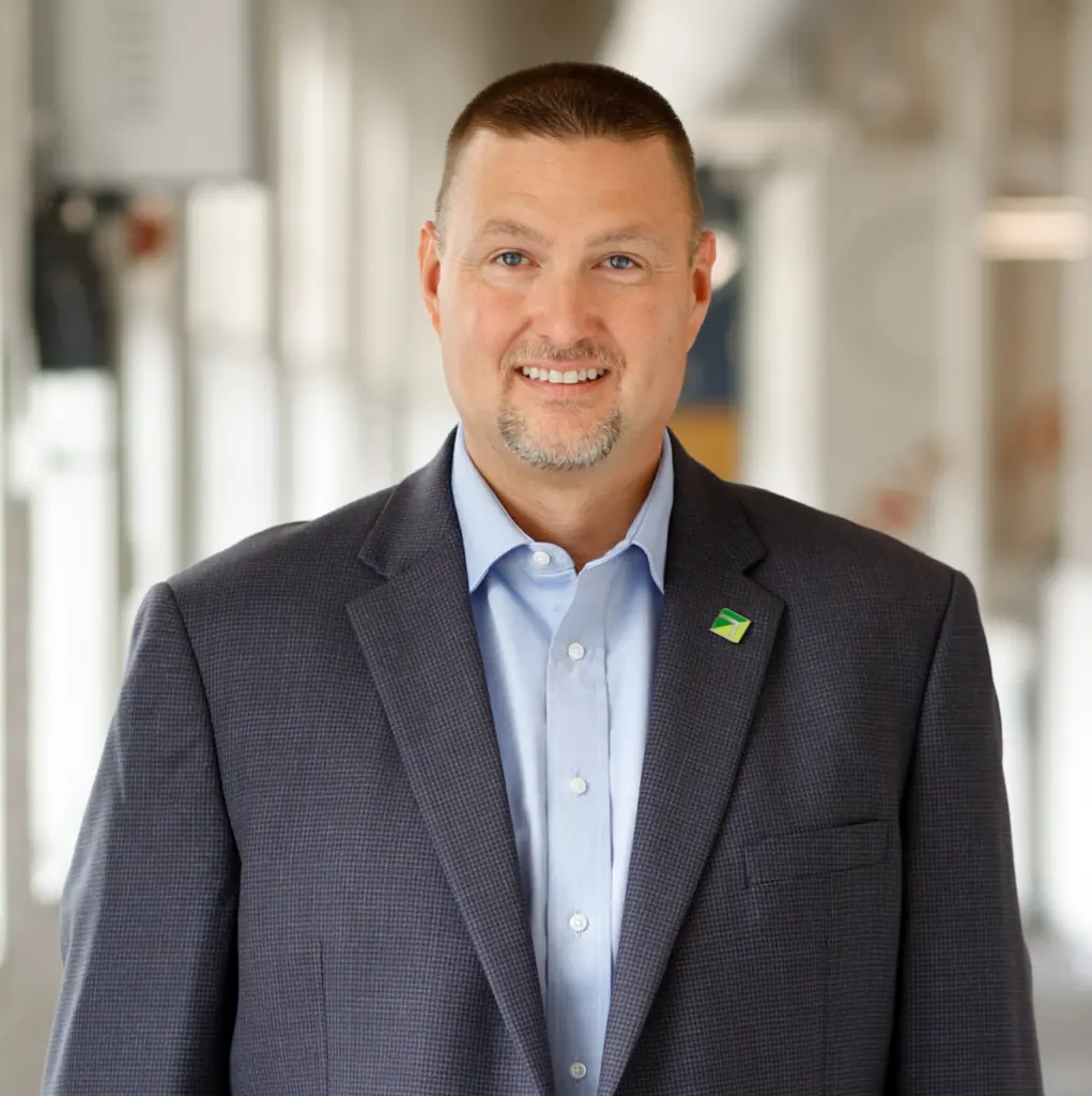 Country-Bank-David-Thibault-Banker