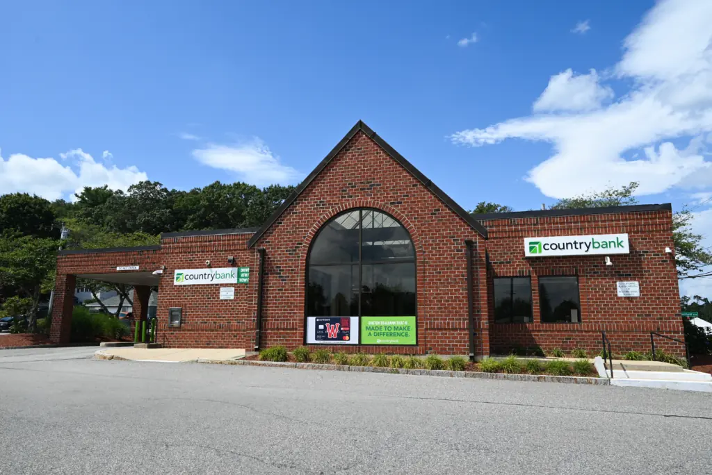 Country-Bank-Uxbridge-Massachusetts